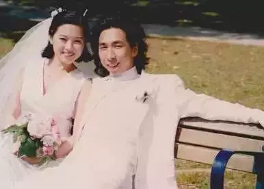 李麗珍老公曝光,這顏值還真夠666,網友:一朵鮮花插在牛糞頭上!