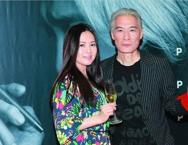 李麗珍老公曝光,這顏值還真夠666,網友:一朵鮮花插在牛糞頭上!
