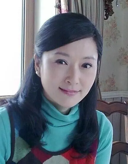 她的一生只有一個男朋友,但是現在52歲的他至今未婚!