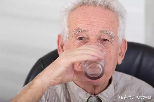 每天這樣飲水,排毒,益壽!讓你70沒病,80不老!(早看早受益)