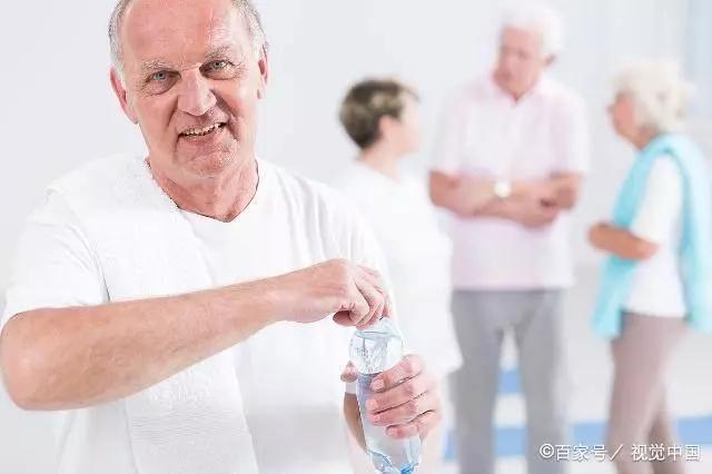每天這樣飲水,排毒,益壽!讓你70沒病,80不老!(早看早受益)