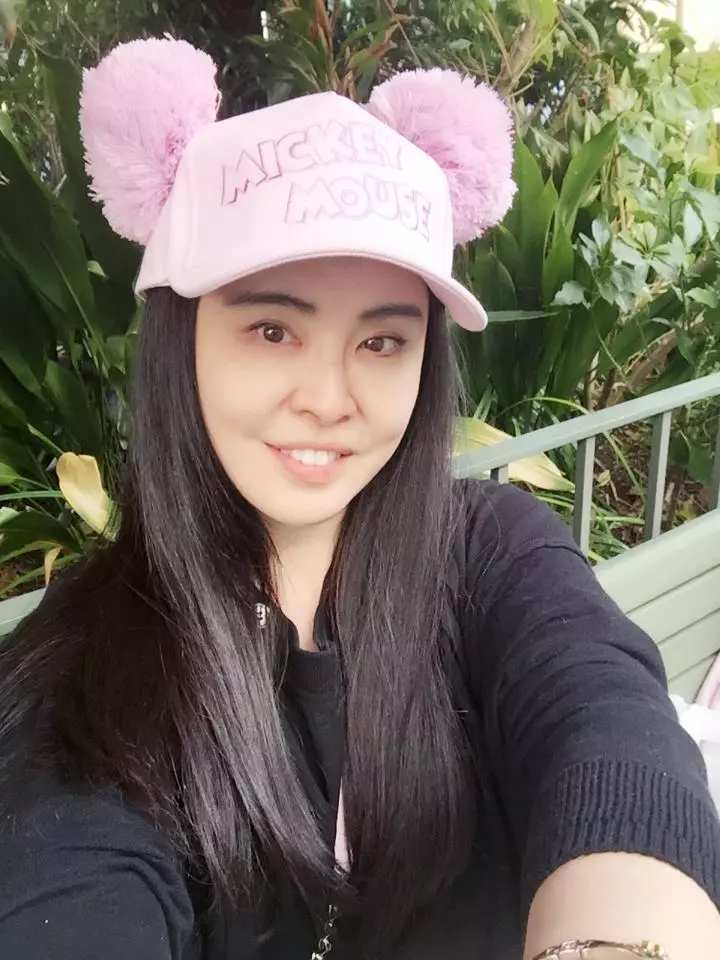 【那麼美有原因!】王祖賢全家福罕見曝光,網見父母長相秒懂~~~