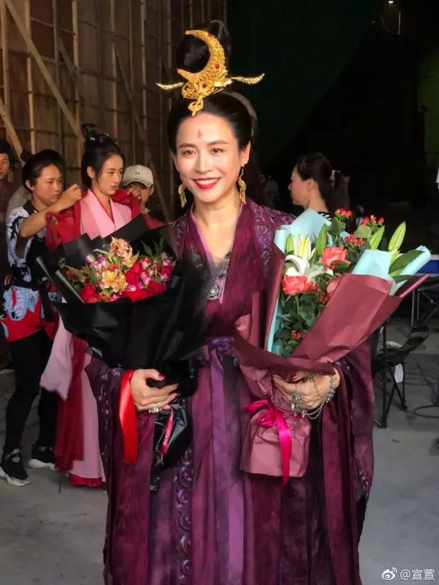 宣萱自稱發福長胖!穿弔帶小白裙嫩成少女,完全不像48歲的女人~~~