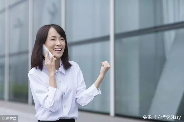 發現老公在外又養一家,我不動聲色,三年後他求我別離婚!