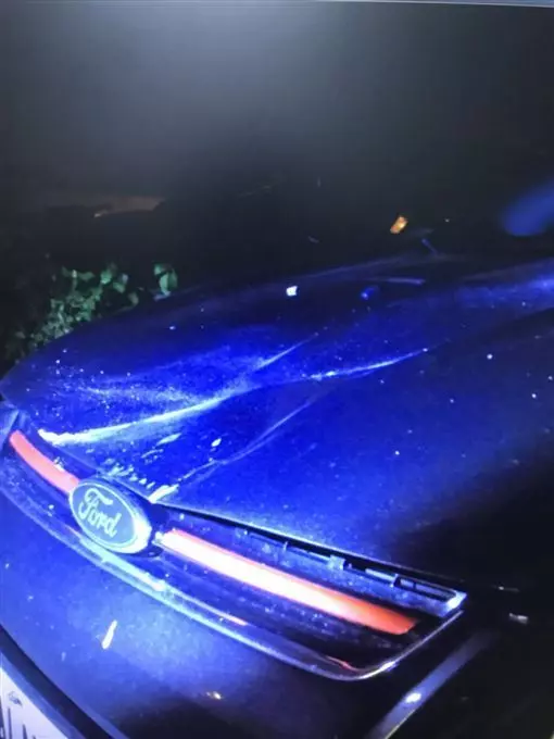 台南1小時有感連震 外牆脫落砸中路邊車