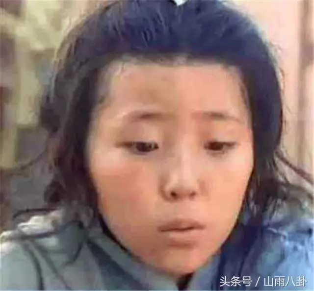 她女扮男裝騙了觀眾19年,如今已經長成大姑娘了!