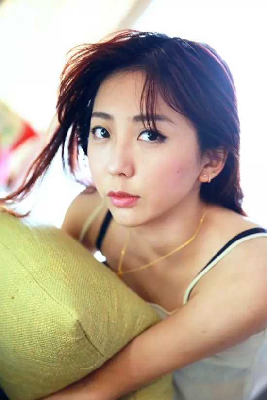 她女扮男裝騙了觀眾19年,如今已經長成大姑娘了!