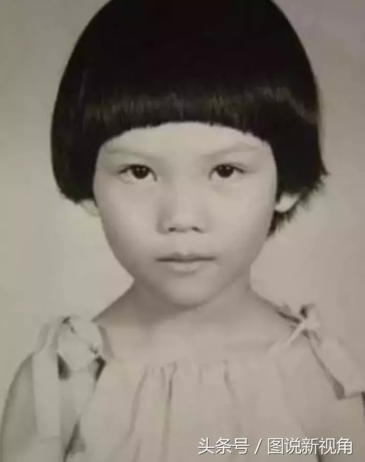 國內女明星上演了「女大十八變」,小時候丑,長大後迷人!