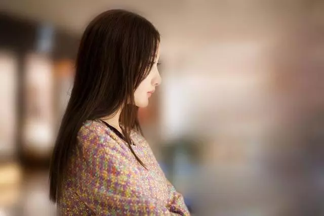 十歲兒子悄悄用我手機給前妻發送「我愛你」,看到回復我淚流不止