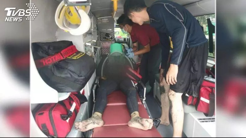 休假去衝浪!2人遭浪捲 男子溺斃女警消命危