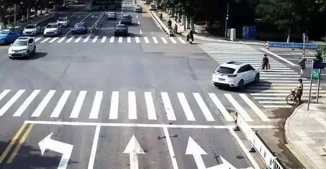 「提示」路口右轉,別人被扣3分,你卻被扣6分?原因在這裡