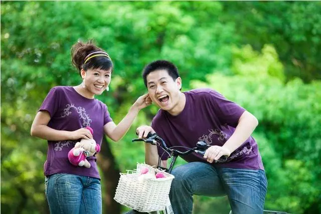 婆婆生病我接回家照顧,提前回家看到小區里跳舞的身影,我愣住了