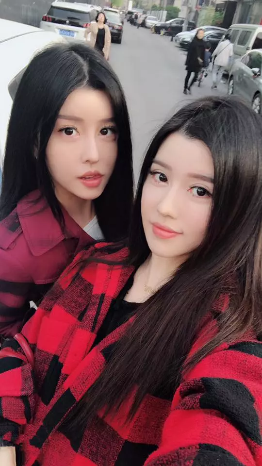 【By2姐妹現在長這樣】五官再度升級,面目全非可愛不再,網友:塑料味越來越重了~