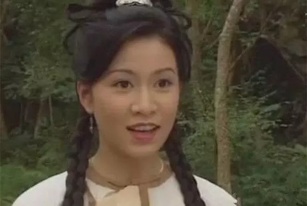 22歲,25歲,30歲,35歲,40歲,43歲的佘詩曼,哪個驚艷了你 -