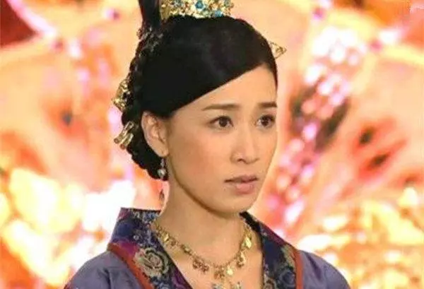 22歲,25歲,30歲,35歲,40歲,43歲的佘詩曼,哪個驚艷了你 -