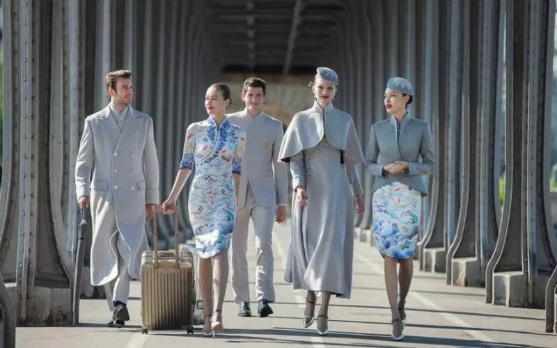海南航空最新制服「中國風旗袍」驚艷國外媒體,網友驚呼:外國人穿旗袍超美!