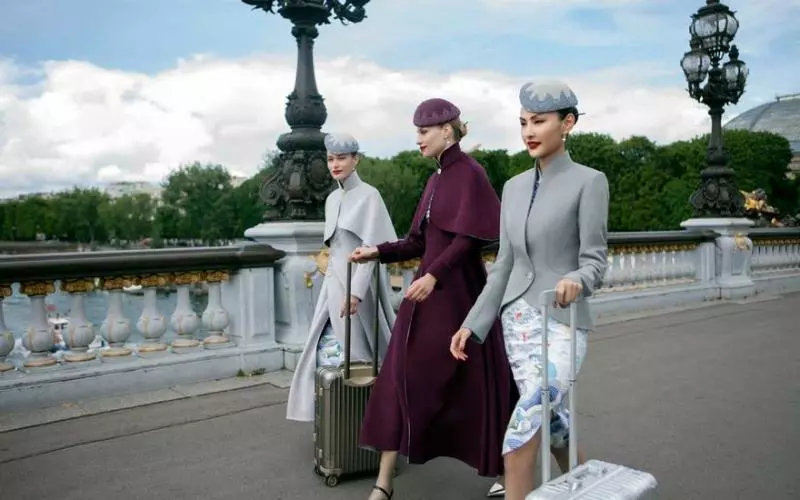海南航空最新制服「中國風旗袍」驚艷國外媒體,網友驚呼:外國人穿旗袍超美!