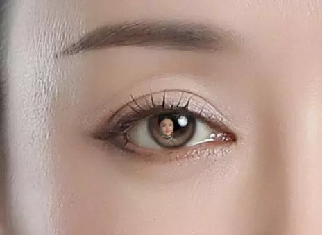 《延禧》海報眼珠暗藏玄機!放大一看才驚現人影, 魏瓔珞眼睛裡不是傅恆也不是皇上, 竟是TA!