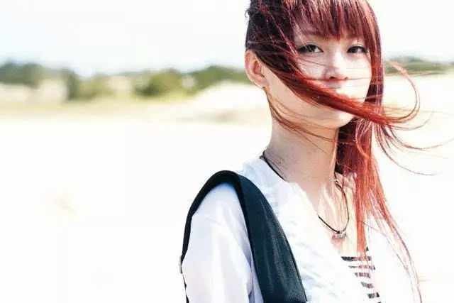 女兒懷孕我去看望,進門看到親家打女兒一巴掌,女兒的話讓我懵了