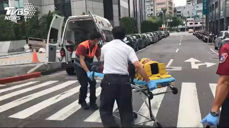 特勤警垂降訓練突下墜! 摔遮雨棚墜地送醫
