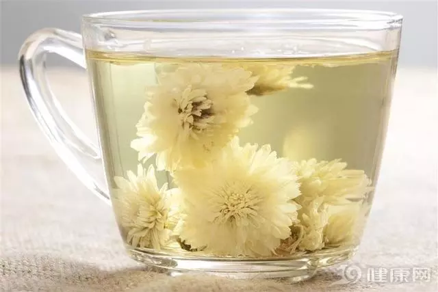 菊花茶堪比百味藥!但對這4類人卻如同「毒藥」,喝了得不償失