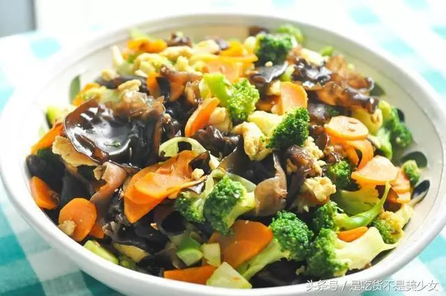 營養健康的20道素菜做法!鮮香味美,大人小孩都喜歡!