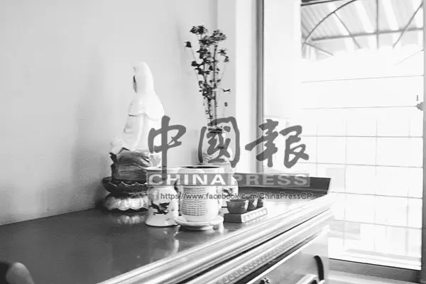為兒子慶生,大馬父親親手將三名兒女勒斃,再上吊自殺,牆上兩段遺言,指明導火索