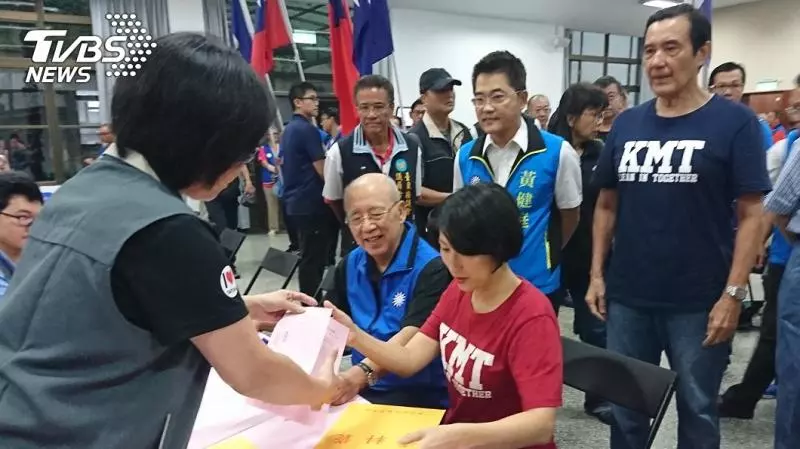 馬英九陪同登記 籲支持饒慶鈴延續台東縣政