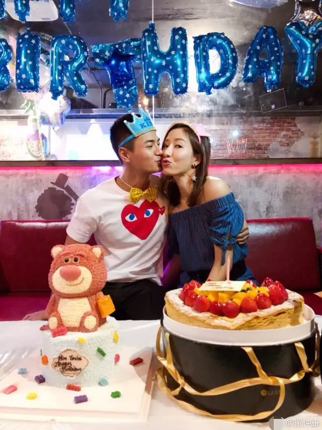 楊怡和羅仲謙一起開派對慶生,夫妻倆要多甜蜜有多甜蜜~