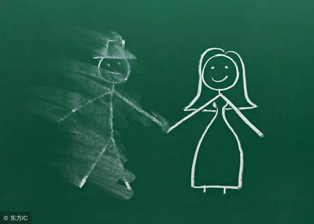 前妻準備再婚,我在她家等了一晚上,一條簡訊讓我淚如雨下