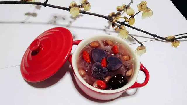 原來是「水」放錯了,難怪熬銀耳湯出膠不多,不懂快來學