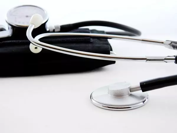 醫界人士:12年沒變動 可調整 但要合理