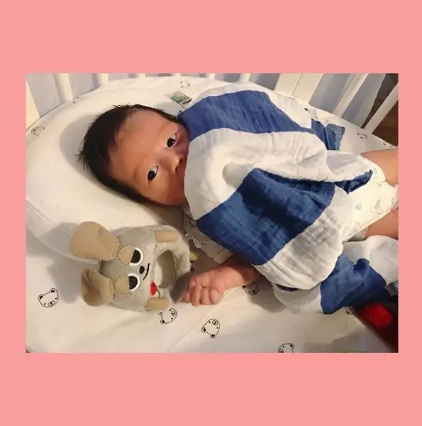 忙到無法吃飯! 丁文琪兒子滿月 自爆親餵母乳很挫敗