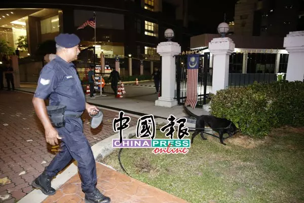 ◤直播◢ 警方緊急疏散 首要媒體集團辦公樓接炸彈恐嚇