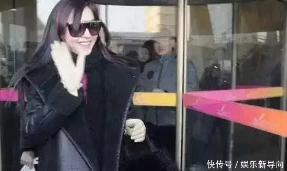 謝霆鋒張伯芝同接兒子上學, 表情很開心, 公開和張柏芝復婚中!