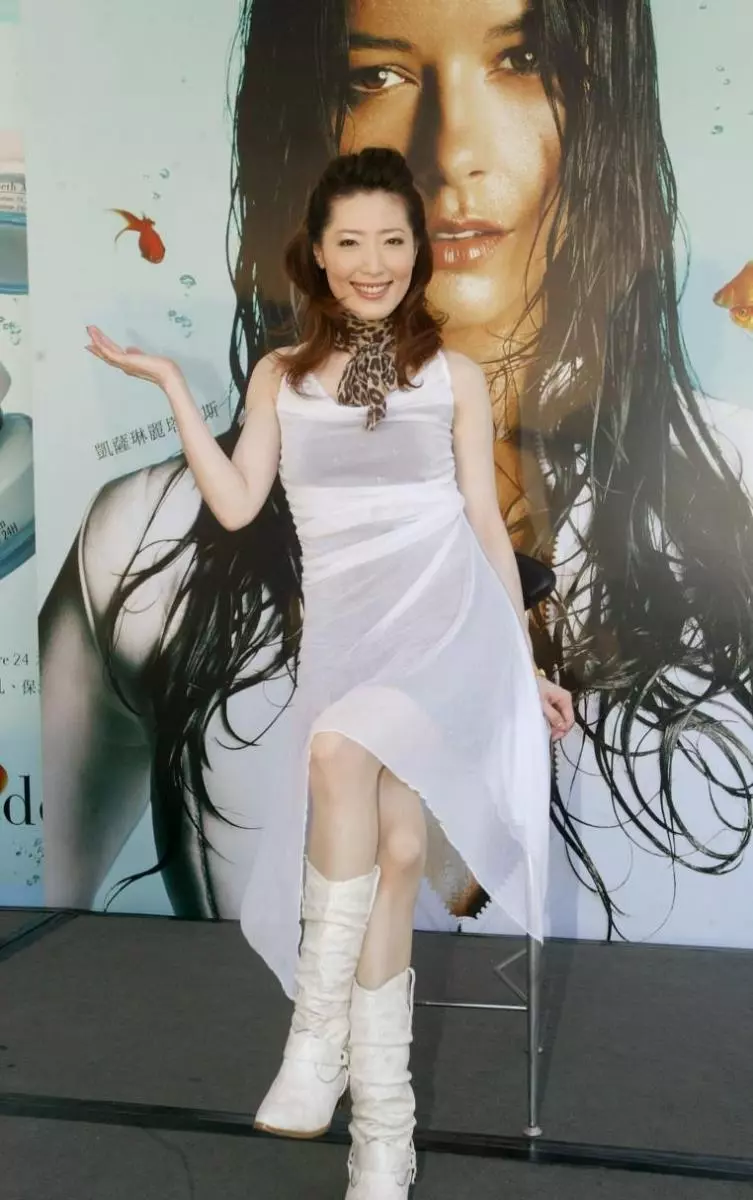 最美潘金蓮楊思敏近照曝光,容顏不減當年,為愛隱退做拉麵館老闆娘!