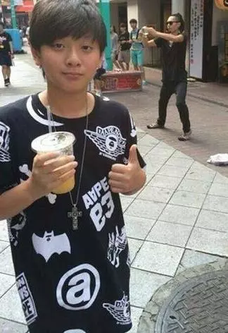 他是台灣三大醜男之首,身價百億最愛艷星,如今留給兒子的只剩26億債務!最後一句話太心酸!