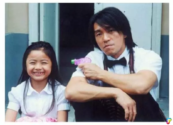 《功夫》中的小啞女已經長大了,她如今超正的驚艷模樣再一次證明瞭星爺的眼光太好了!