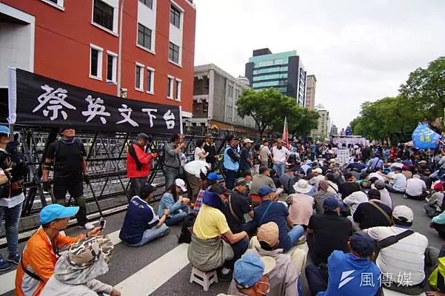 陳寬政觀點:一頭牛剝五次皮的公教年金改革