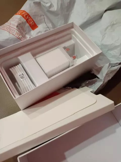 巫裔網賣女子給客戶寄包裹,1個遭人破壞,2個「不翼而飛」!