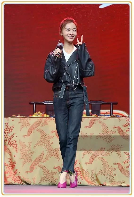當28歲吳謹言同框37歲秦嵐,網友直呼:這就是貴妃和皇后的差距!