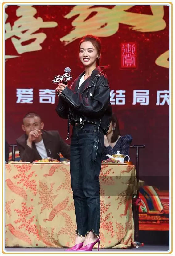當28歲吳謹言同框37歲秦嵐,網友直呼:這就是貴妃和皇后的差距!