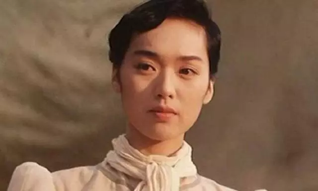 恭喜她離婚了!剛結婚就被家暴!丈夫還愛上閨蜜,如今離婚搶兒子!