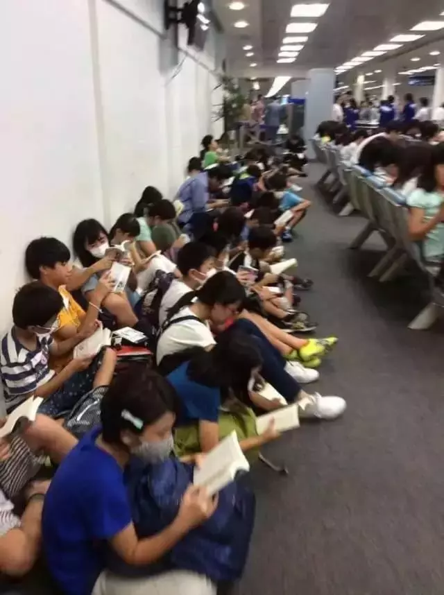 洛杉磯機場「日本學生vs中國學生」比較圖被網友瘋傳,素質高下立判!