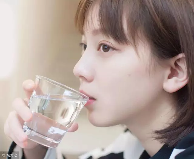 一杯水的秘密,水不是喝越多越好,95.3%的人不懂得科學喝水