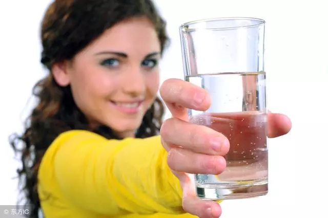 一杯水的秘密,水不是喝越多越好,95.3%的人不懂得科學喝水