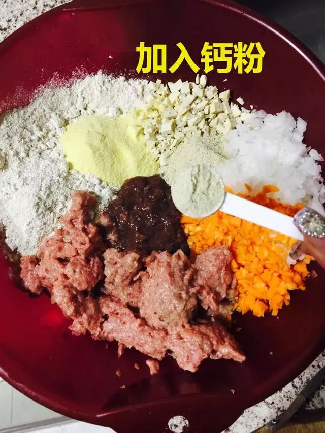 你家狗缺鈣嗎?狗狗出現這幾點症狀,都說明它該補鈣了