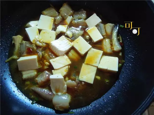 這魚和豆腐同名,肉質滑嫩鮮美,和豆腐一起燒很家常也很美味!