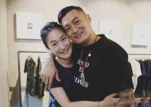 余文樂妹妹近照曝光,長相惹爭議,網友:彭于晏看了都甘拜下風!