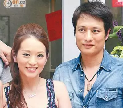 前TVB小花40歲做單親媽媽,開服裝店做售貨員放下明星地位!